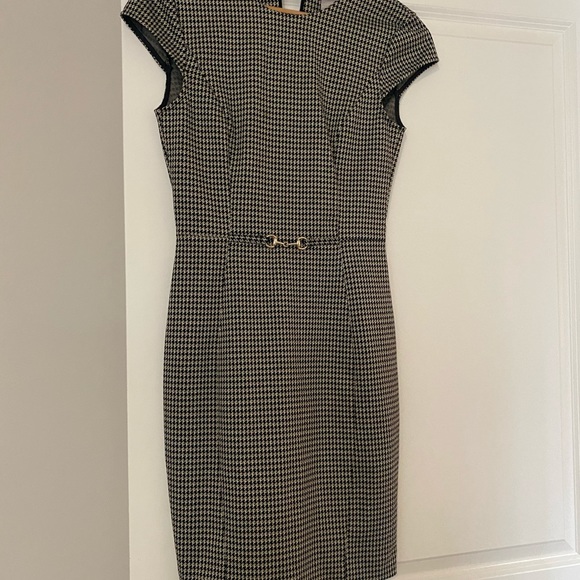 H&M dress! Perfect for office/interview! - Picture 2 of 7